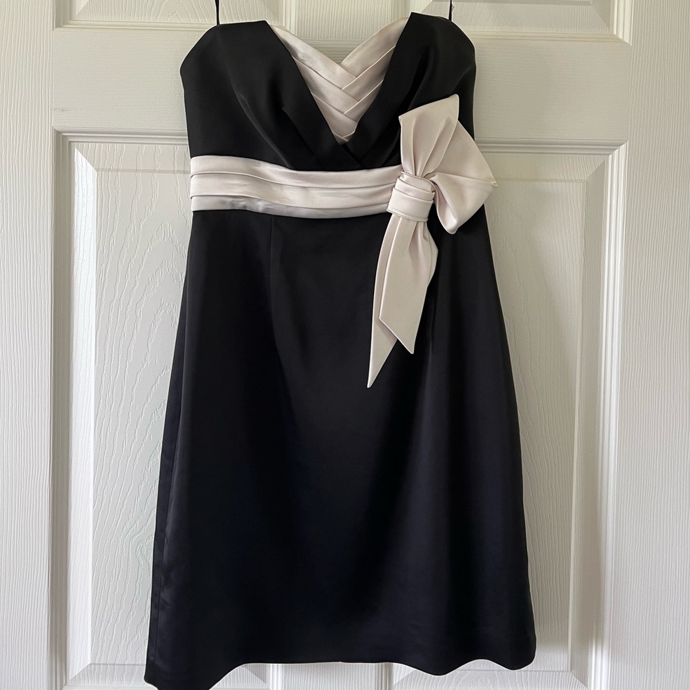 BCBGMAXAZRIA Black and White Mini Strapless Dress